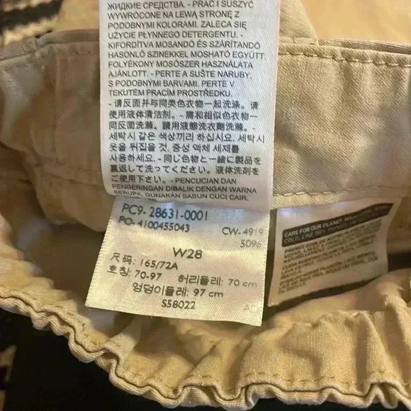 Levis Pleaded Utility Women’s Shorts - Picture 7 of 8